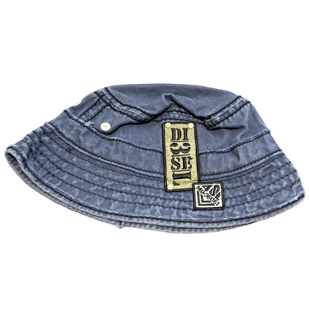 DIESEL boys navy blue bucket hat with patches, size 11.